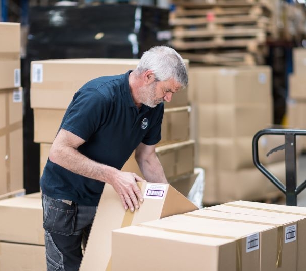 Logistique Et Préparation De Commande Chez JVD
